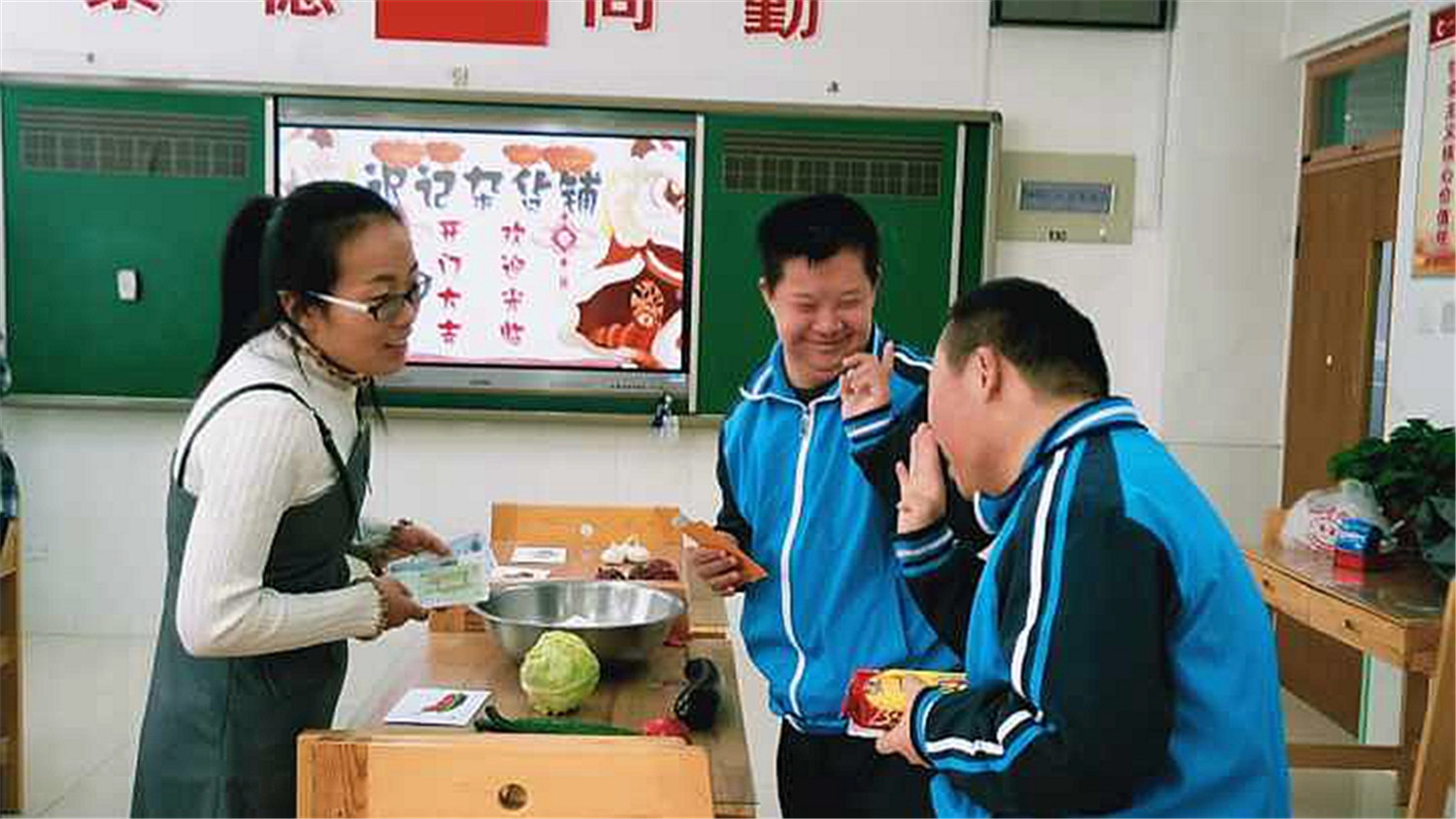 喜氣洋洋辦年貨    開開心心過大年