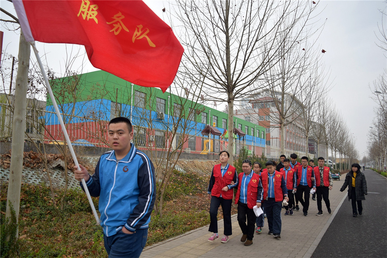 “愛駐夕陽 關注老人”志愿服務送健康