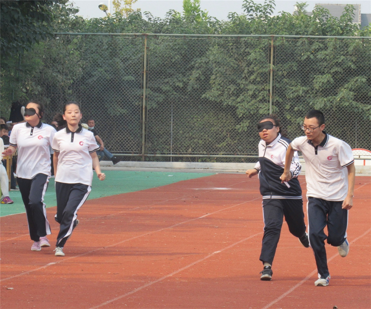 全員運(yùn)動(dòng) 締造陽光校園