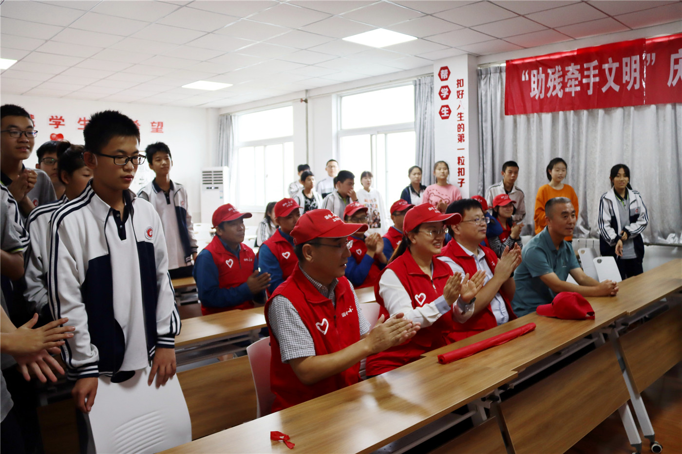 聾人節(jié)系列活動(dòng)二：安全宣講進(jìn)校園  “電”亮未來(lái)助成長(zhǎng)