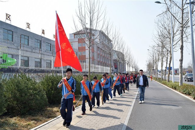 我校開展“關(guān)愛夕陽紅 陽光助老”志愿服務(wù)活動(dòng)