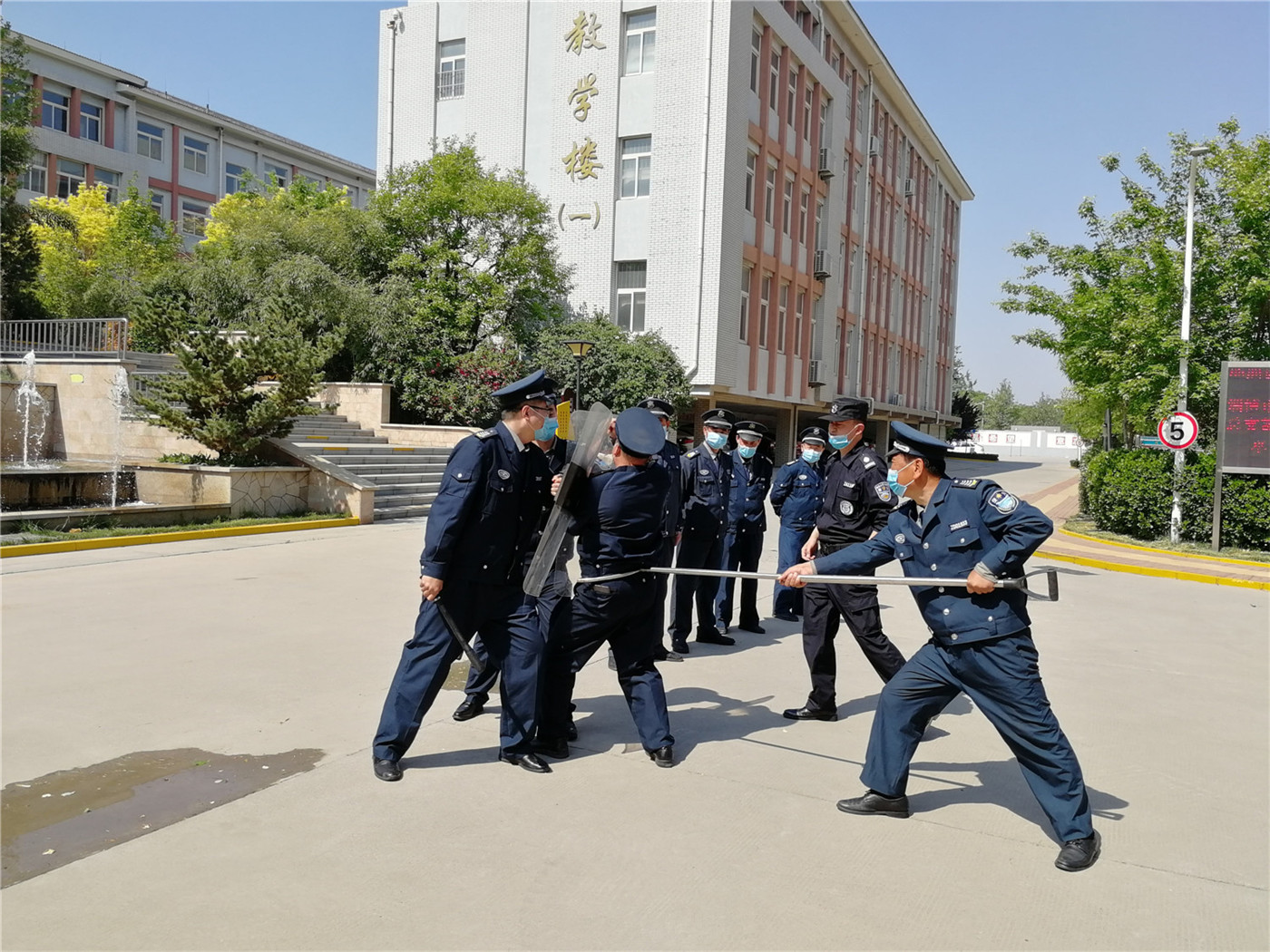 加強保安隊伍建設 筑牢安全防線